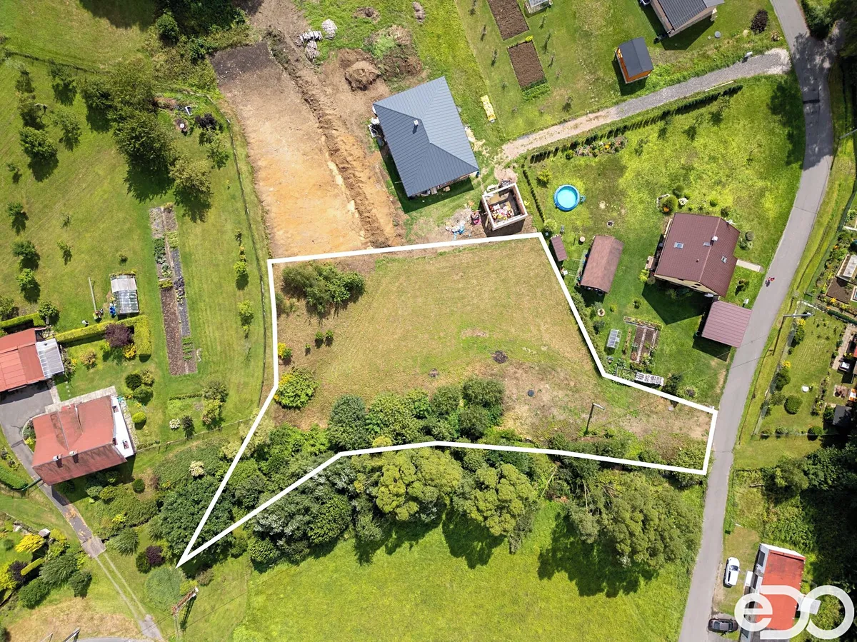 Prodej stavebního pozemku 2393 m²